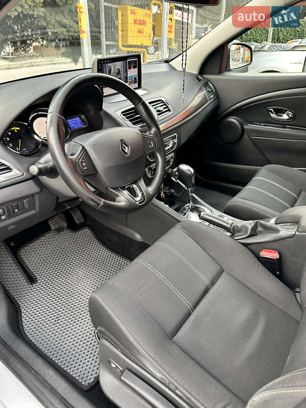 Универсал Renault Megane 2014 в Николаеве фото 31 Универсал Renault Megane 2014 в Николаеве