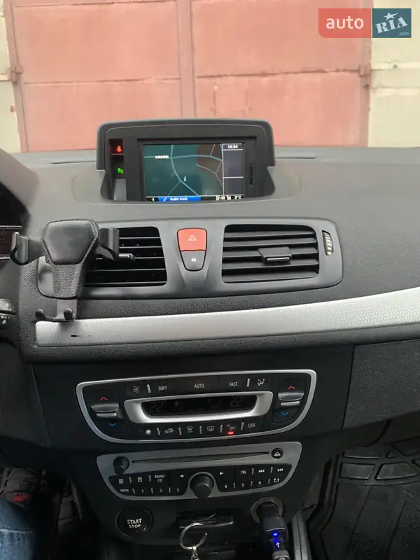 Хэтчбек Renault Megane 2012 в 