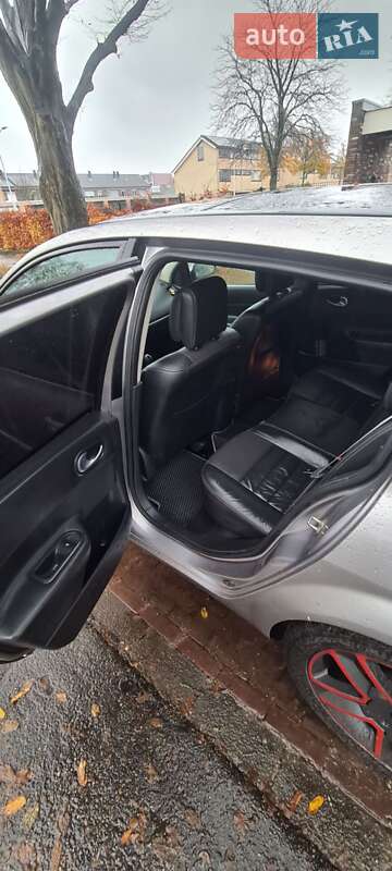 Хэтчбек Renault Megane 2006 в Захарьевке фото 14 Хэтчбек Renault Megane 2006 в Захарьевке