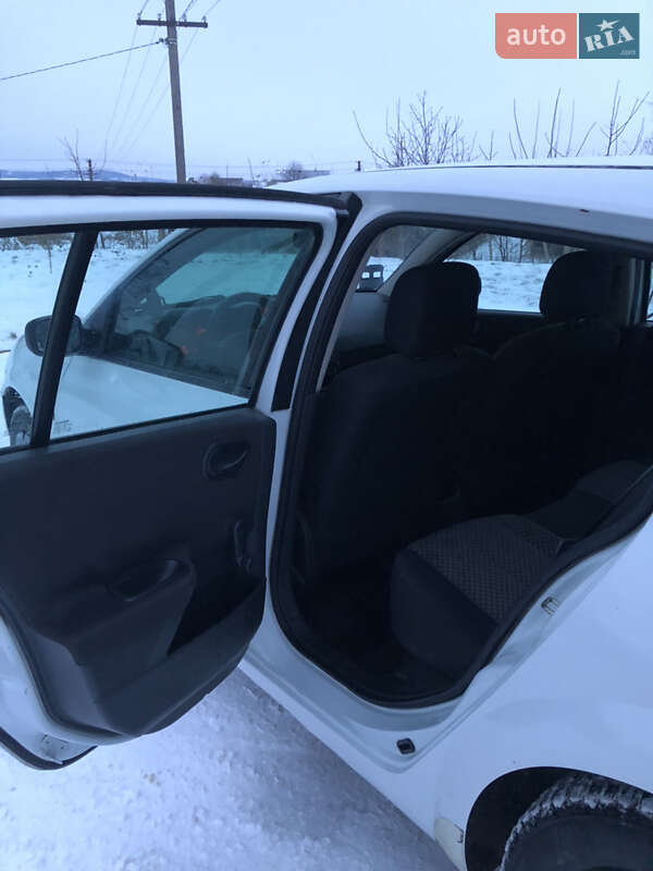 Хэтчбек Renault Megane 2003 в Золочеве