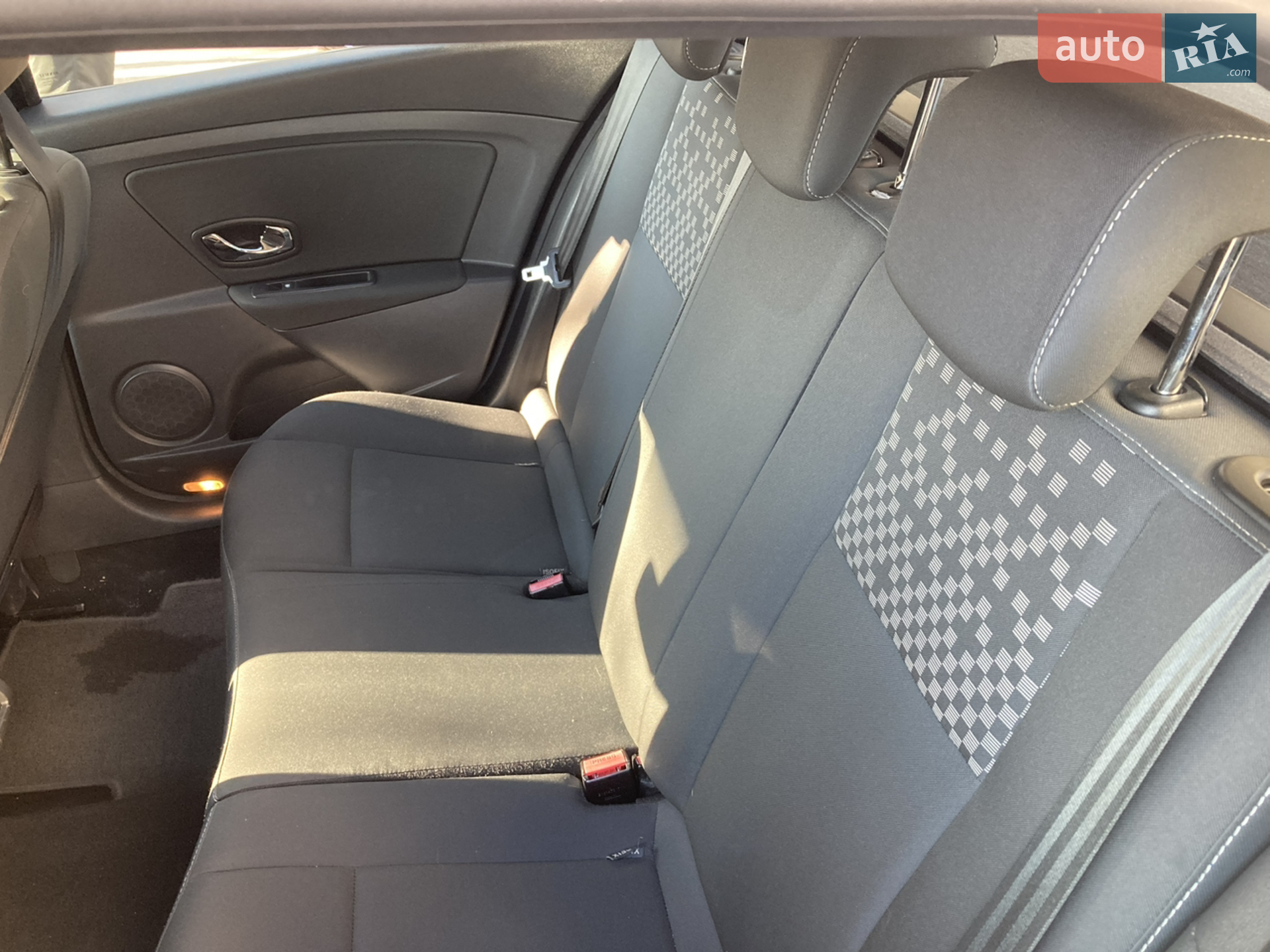 2012 Renault Megane - мініатюра 11