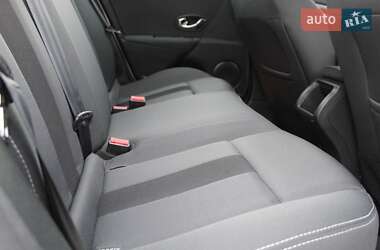 Хетчбек Renault Megane 2012 в 
