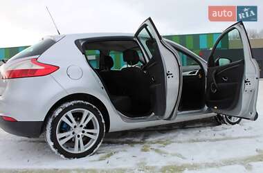 Хетчбек Renault Megane 2012 в 