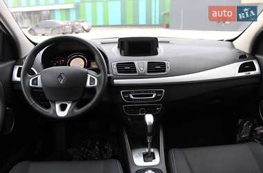 Хетчбек Renault Megane 2012 в 