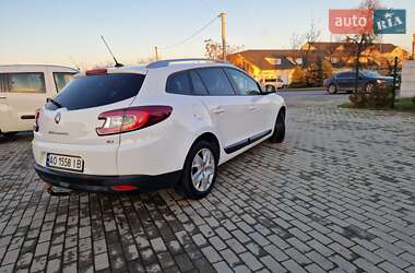 Хэтчбек Renault Megane 2012 в 