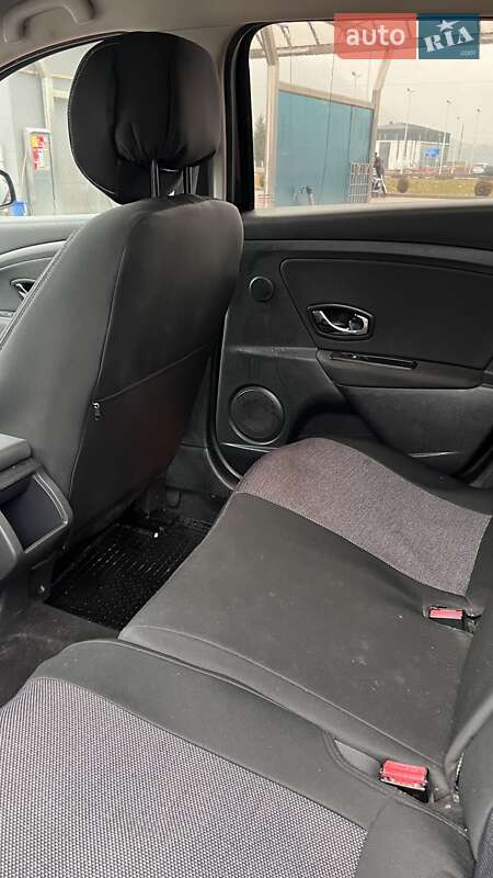 Универсал Renault Megane 2011 в Хусте