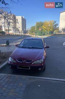 Хетчбек Renault Megane 2000 в Южному
