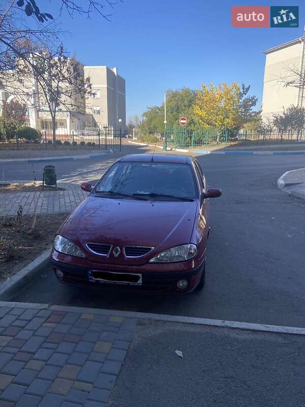 Хетчбек Renault Megane 2000 в Южному