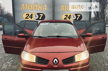 Седан Renault Megane 2007 в Першотравенске