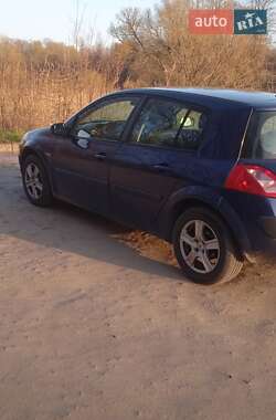 Хэтчбек Renault Megane 2002 в 