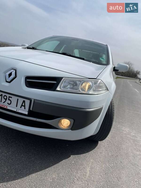 Седан Renault Megane 2008 в Дубно