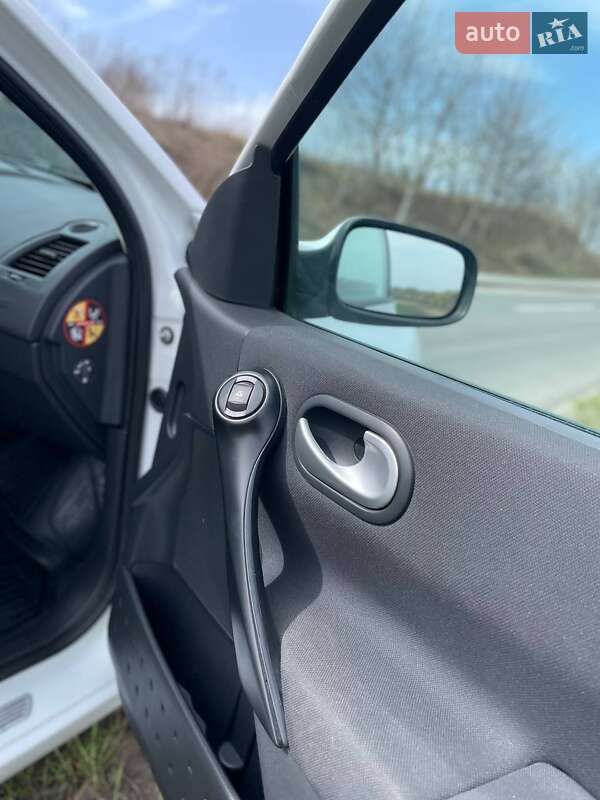 Седан Renault Megane 2008 в Дубно