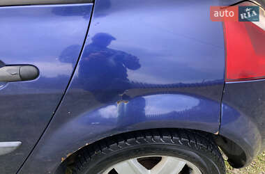 Хэтчбек Renault Megane 2004 в Рахове