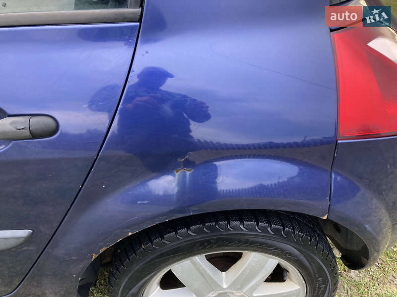 Хэтчбек Renault Megane 2004 в Рахове