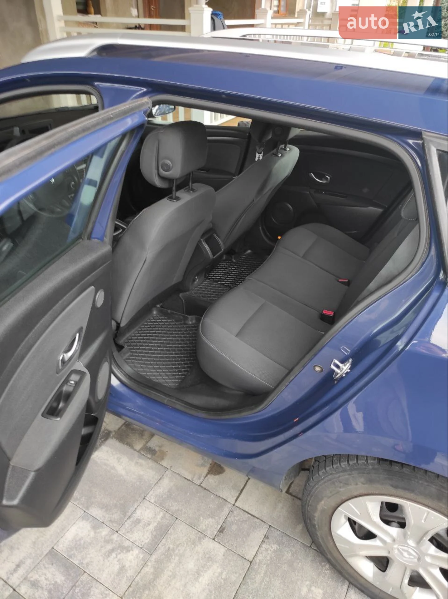 2010 Renault Megane - мініатюра 11