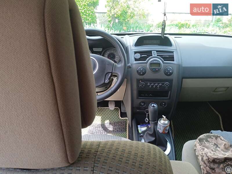 Седан Renault Megane 2006 в Чернівцях