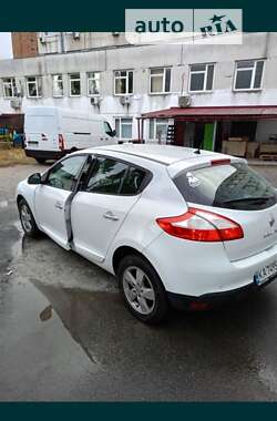 Хэтчбек Renault Megane 2011 в Вишневом