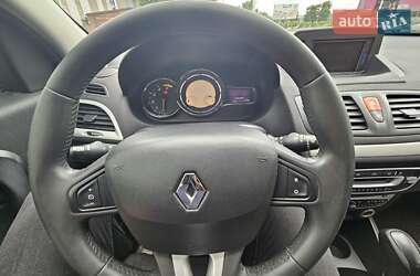 Хэтчбек Renault Megane 2010 в 