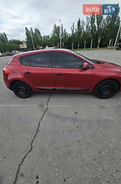 Хэтчбек Renault Megane 2010 в 
