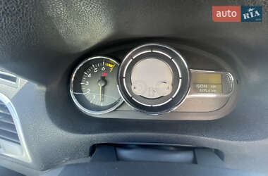 Кабриолет Renault Megane 2011 в 