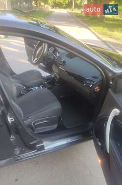 Хэтчбек Renault Megane 2011 в 