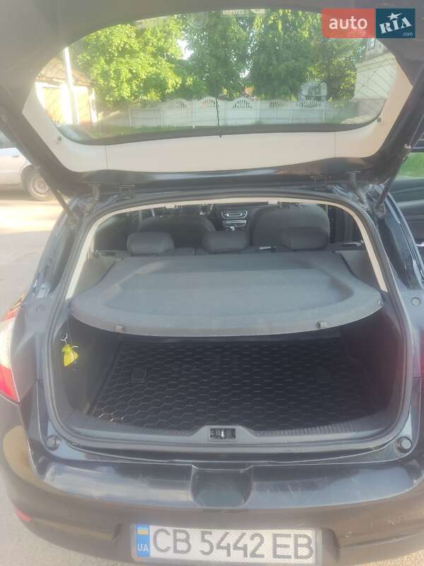 Хэтчбек Renault Megane 2011 в Городне