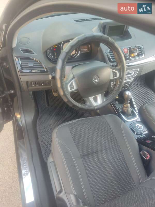 Хэтчбек Renault Megane 2011 в Городне