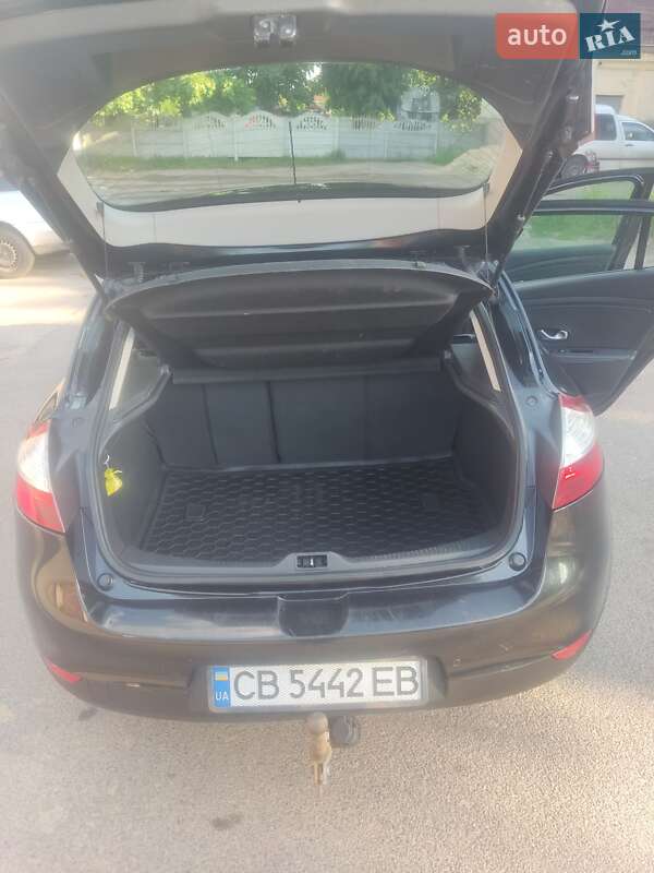 Хэтчбек Renault Megane 2011 в Городне