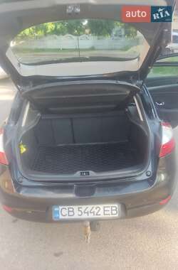 Хэтчбек Renault Megane 2011 в 