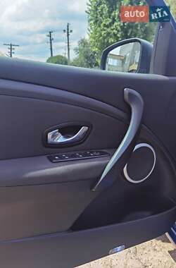 Хэтчбек Renault Megane 2011 в 