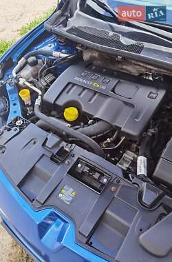Хэтчбек Renault Megane 2011 в 