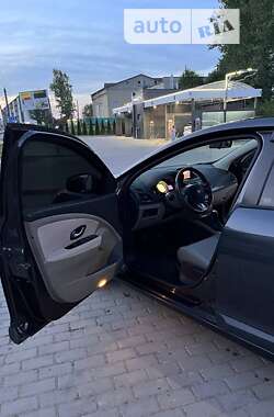 Хэтчбек Renault Megane 2009 в 