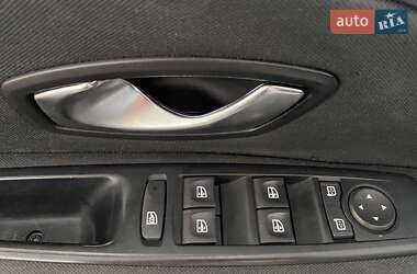 Хэтчбек Renault Megane 2011 в 