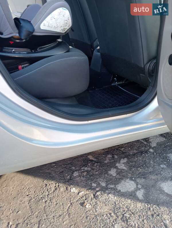 Универсал Renault Megane 2009 в Луцке фото 14 Универсал Renault Megane 2009 в Луцке