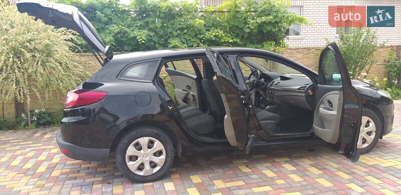 Універсал Renault Megane 2011 в Маневичах
