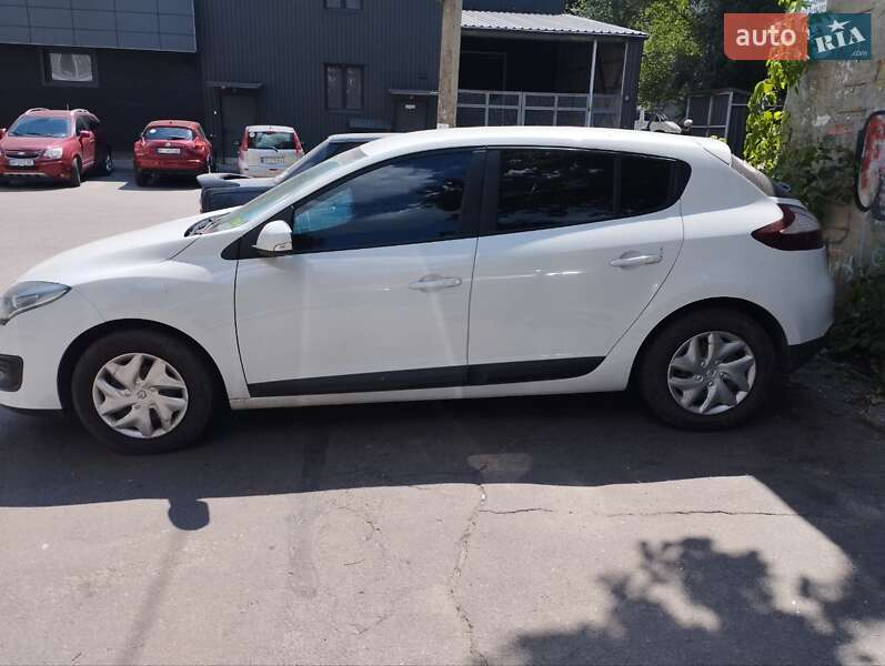 Хэтчбек Renault Megane 2015 в 