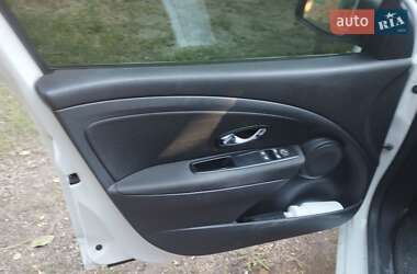 Хэтчбек Renault Megane 2015 в 