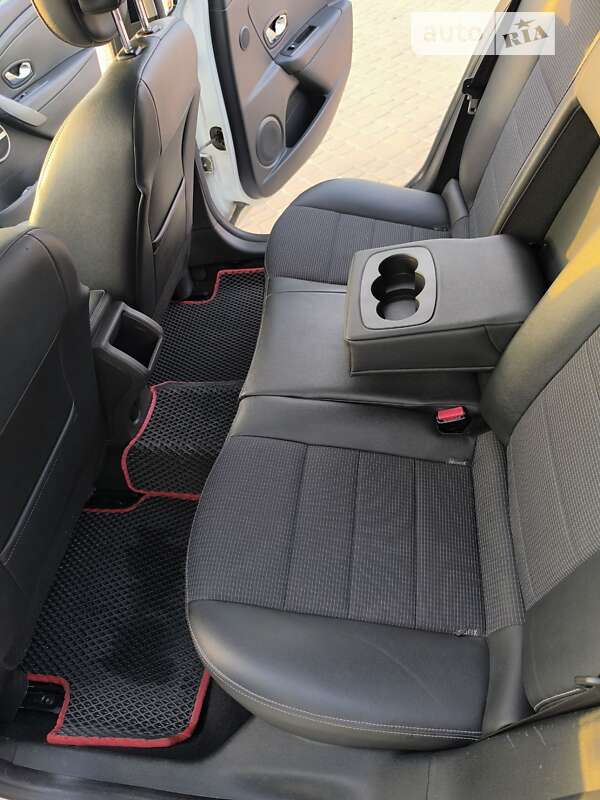 Универсал Renault Megane 2013 в Новомосковске фото 22 Универсал Renault Megane 2013 в Новомосковске