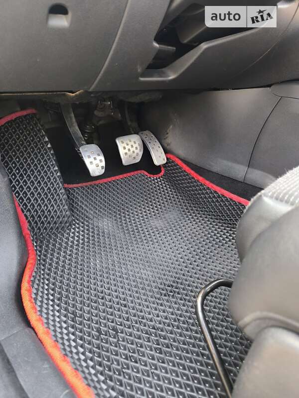 Универсал Renault Megane 2013 в Новомосковске фото 24 Универсал Renault Megane 2013 в Новомосковске