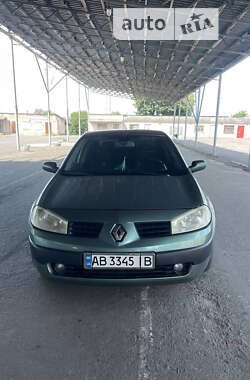 Седан Renault Megane 2004 в Гайсину