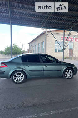 Седан Renault Megane 2004 в Гайсину