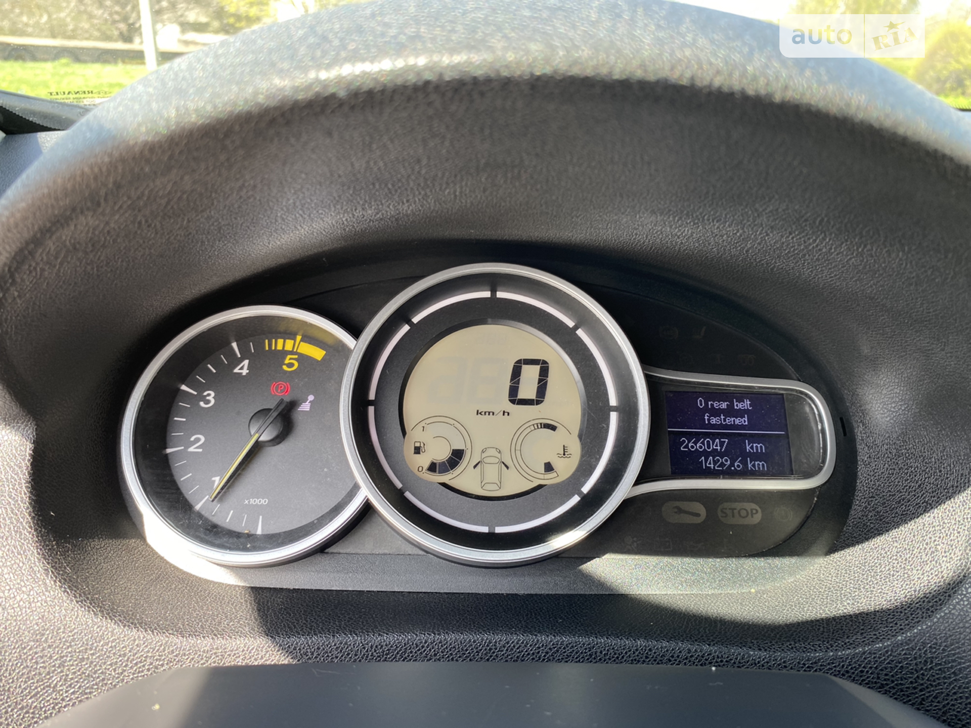 2010 Renault Megane - мініатюра 12