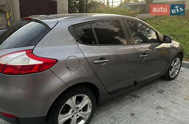 Хэтчбек Renault Megane 2010 в Добротове