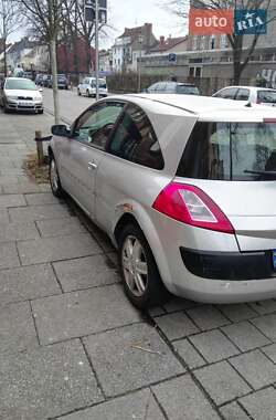 Хэтчбек Renault Megane 2005 в 