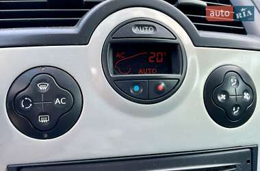 Седан Renault Megane 2003 в 