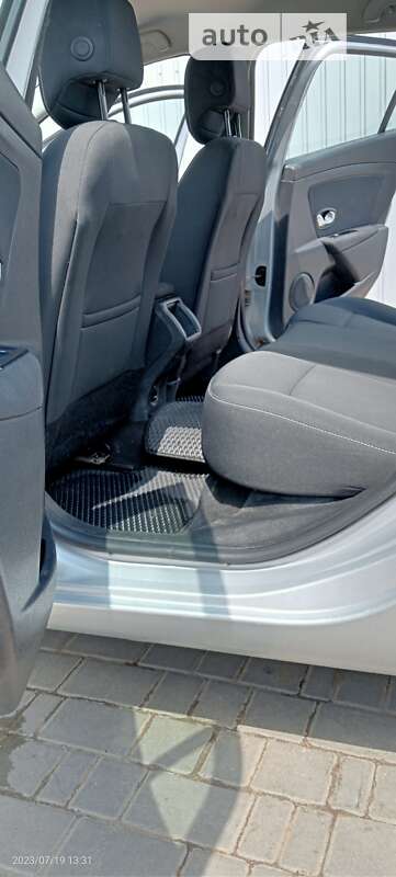 Универсал Renault Megane 2013 в Раздельной