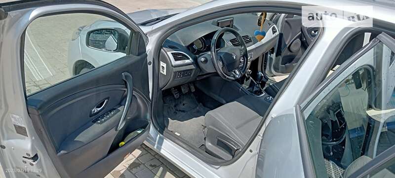 Универсал Renault Megane 2013 в Раздельной