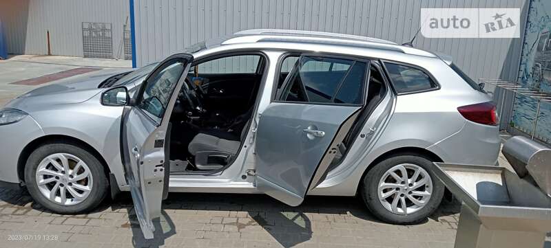 Универсал Renault Megane 2013 в Раздельной