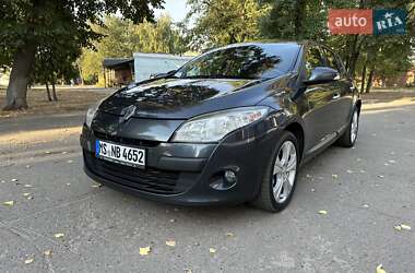 Хэтчбек Renault Megane 2010 в 