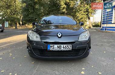 Хэтчбек Renault Megane 2010 в 